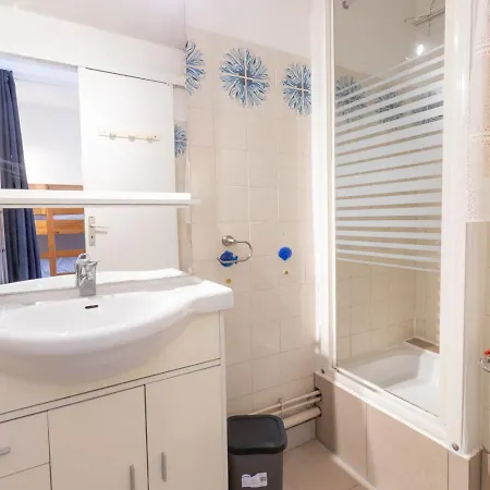 Apartment Gaia, Avec Piscine & Tennis